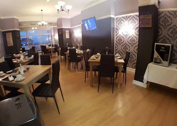 Queens PlazaAirport Hotel